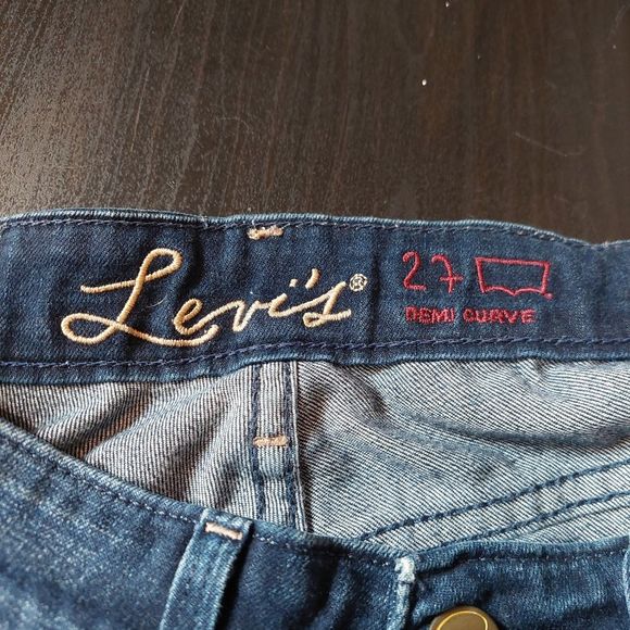 Levi's Dark Wash Skinny Jeans w Pockets 27 GUC - Picture 16 of 16